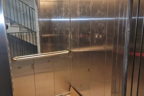 Appartamento in vendita a Tirana 3+1, Vuoto