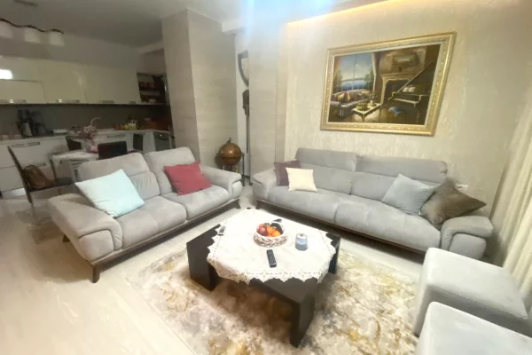 Shtepi me qera Apartament ne Tirane, 2+1, Mobilimi E mobiluar, Pagesa 850  Euro.