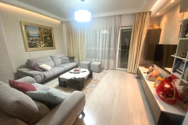 Shtepi me qera Apartament ne Tirane, 2+1, Mobilimi E mobiluar, Pagesa 850  Euro.