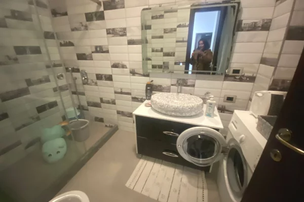 Shtepi me qera Apartament ne Tirane, 2+1, Mobilimi E mobiluar, Pagesa 850  Euro.