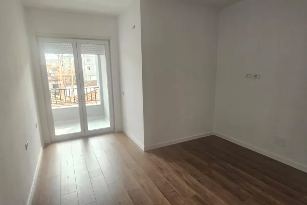 Super apartament te pazari i ri
