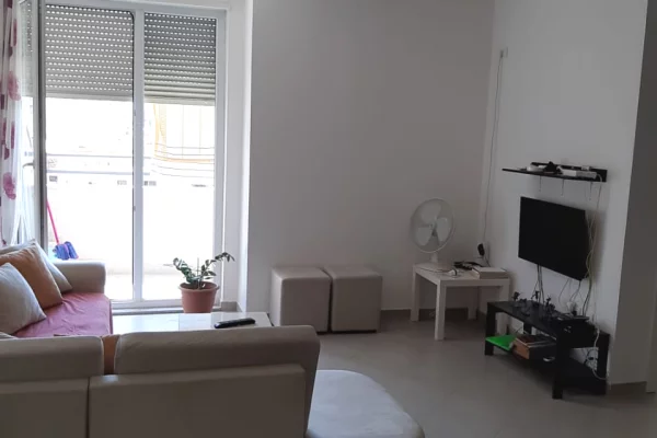 Shtepi me qera 2+1 ne Tirane - 55,000 Leke