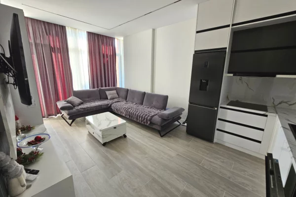 Shtepi ne shitje Apartament ne Tirane, 2+1, Mobilimi E mobiluar, Pagesa 180,000  Euro.