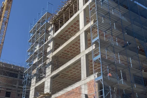 Shtepi ne shitje Apartament ne Tirane, 2+1, Mobilimi Bosh, pa mobiluar, Pagesa 95,000  Euro.