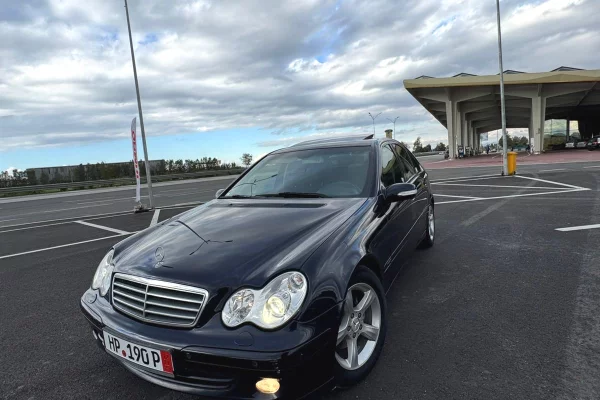 Auto in Vendita a Fier - 5,200 Euro