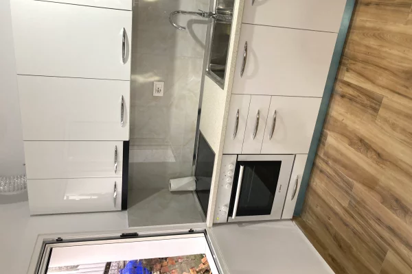 Shtepi me qera Shtepi Private ne Tirane, 3+1, Mobilimi Pjeserisht e mobiluar, Pagesa 650  Euro.