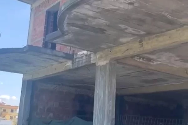 Casa privata/Indipendente in vendita a Tirana 3+1, Vuoto