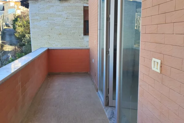 Villa di lusso in vendita a Tirana 2+1, Vuoto