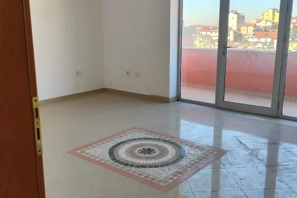 Villa di lusso in vendita a Tirana 2+1, Vuoto