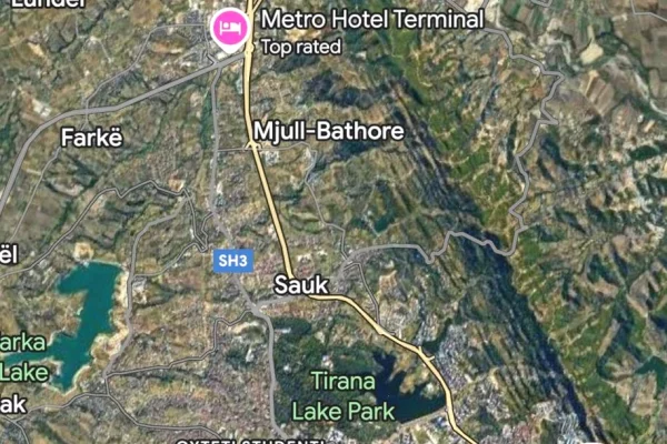 Truall ose Toke ne Tirane - 150,000 Euro