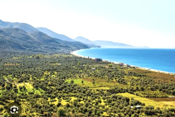 Truall ose Toke ne Sarande - 772,500 Euro