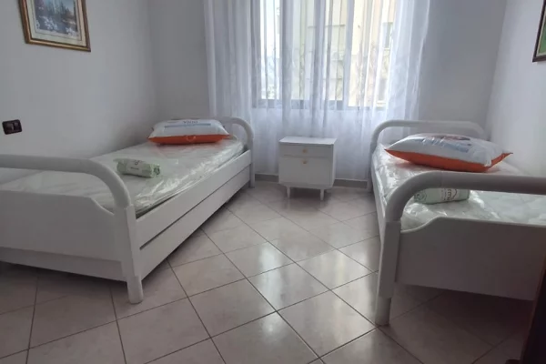 Shtepi me qera Apartament ne Tirane, 2+1, Mobilimi E mobiluar, Pagesa 550  Euro.