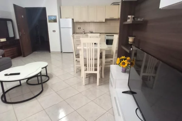 Shtepi me qera Apartament ne Tirane, 2+1, Mobilimi E mobiluar, Pagesa 550  Euro.