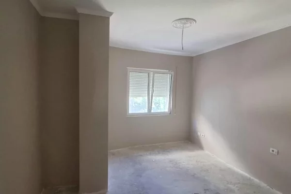 Shtepi ne shitje Apartament ne Tirane, 2+1, Mobilimi Bosh, pa mobiluar, Pagesa 105,000  Euro.