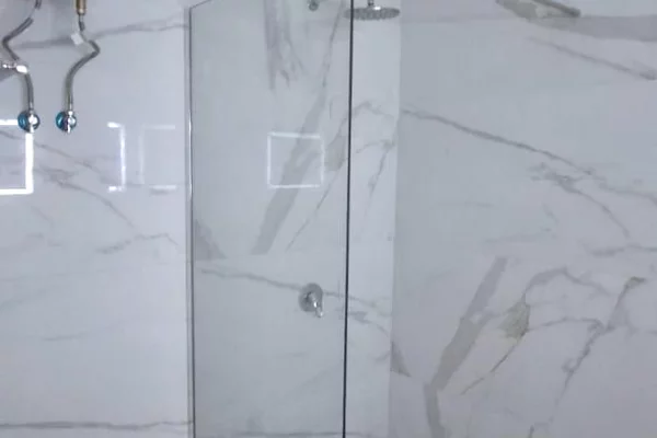 Shtepi ne shitje Apartament ne Tirane, 2+1, Mobilimi Bosh, pa mobiluar, Pagesa 105,000  Euro.