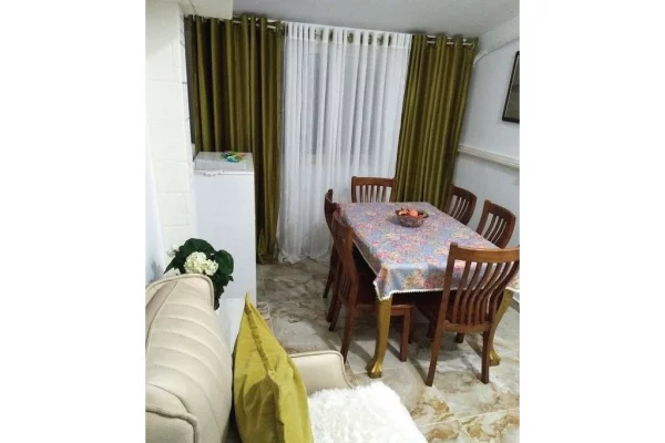 Shtepi ne shitje Apartament ne Durres, 3+1, Mobilimi E mobiluar, Pagesa 128,000  Euro.