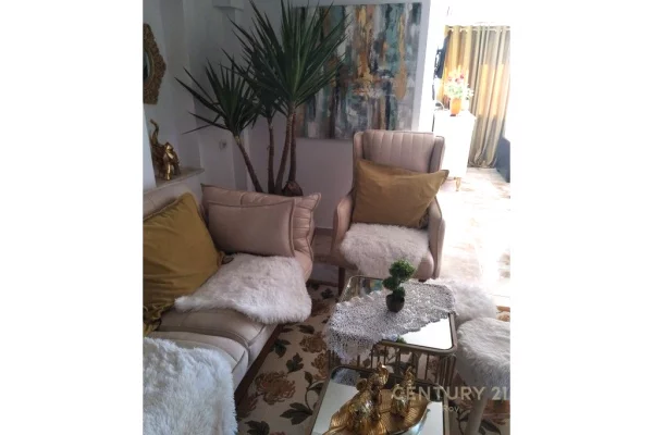 Shtepi ne shitje Apartament ne Durres, 3+1, Mobilimi E mobiluar, Pagesa 128,000  Euro.