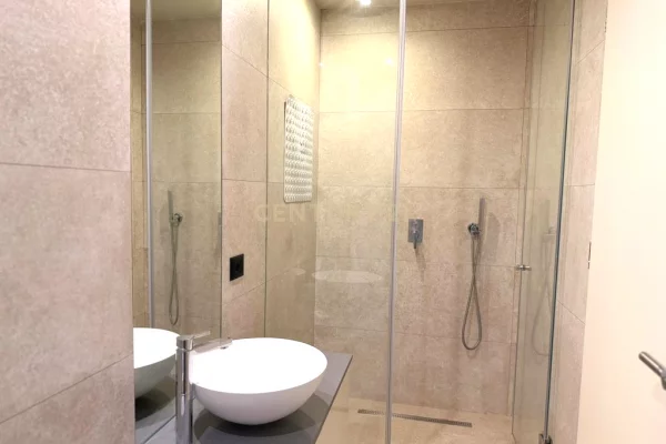 Shtepi ne shitje Apartament ne Durres, 2+1, Mobilimi E mobiluar, Pagesa 260,000  Euro.