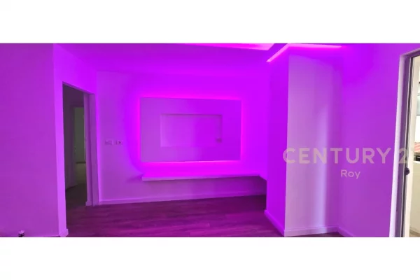 Shtepi ne shitje Apartament ne Durres, 2+1, Mobilimi Pjeserisht e mobiluar, Pagesa 130,000  Euro.