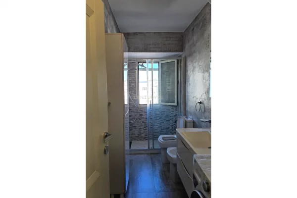 Shtepi ne shitje Apartament ne Durres, 2+1, Mobilimi E mobiluar, Pagesa 155,000  Euro.