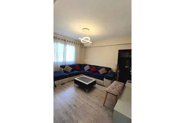 Shtepi ne shitje Apartament ne Durres, 2+1, Mobilimi E mobiluar, Pagesa 155,000  Euro.