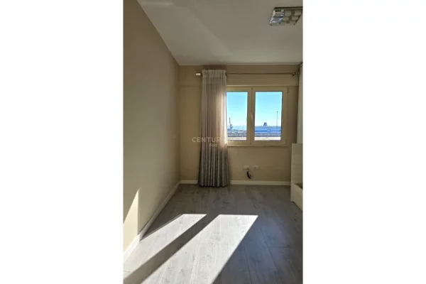 Shtepi ne shitje Apartament ne Durres, 2+1, Mobilimi E mobiluar, Pagesa 155,000  Euro.