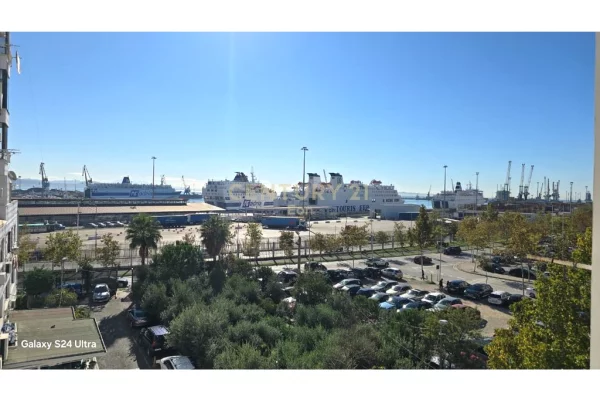 Shtepi ne shitje Apartament ne Durres, 2+1, Mobilimi E mobiluar, Pagesa 155,000  Euro.