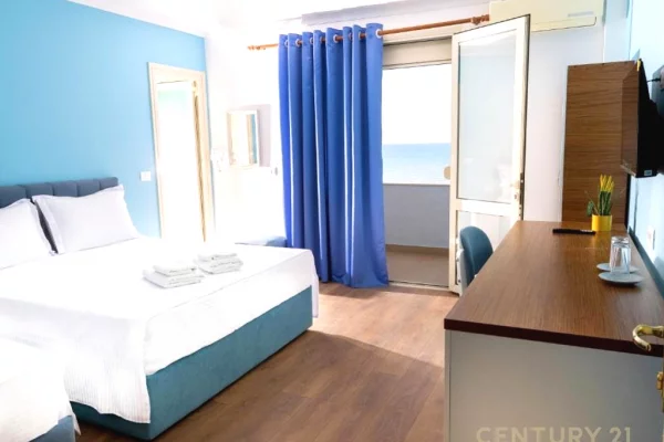 Shtepi ne shitje Shtepi Private ne Durres, 7+1, Mobilimi E mobiluar, Pagesa 2,300,000  Euro.