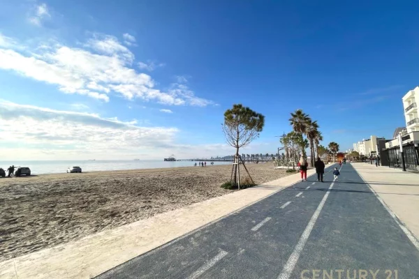 Shtepi ne shitje Shtepi Private ne Durres, 7+1, Mobilimi E mobiluar, Pagesa 2,300,000  Euro.