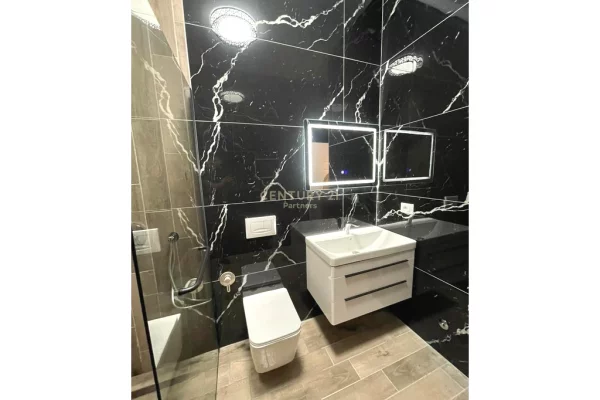 Shtepi ne shitje Apartament ne Durres, 2+1, Mobilimi E mobiluar, Pagesa 120,000  Euro.