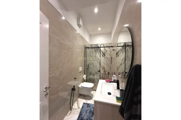 Shtepi ne shitje Apartament ne Durres, 1+1, Mobilimi E mobiluar, Pagesa 95,000  Euro.