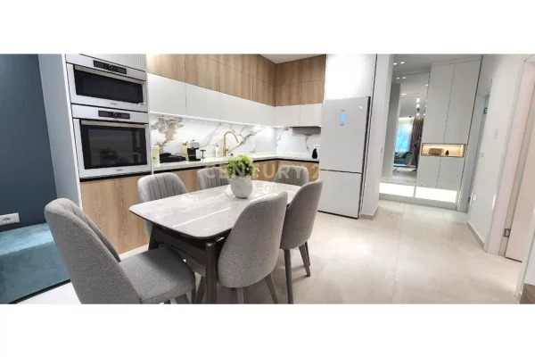 Shtepi ne shitje Apartament ne Durres, 2+1, Mobilimi E mobiluar, Pagesa 270,000  Euro.