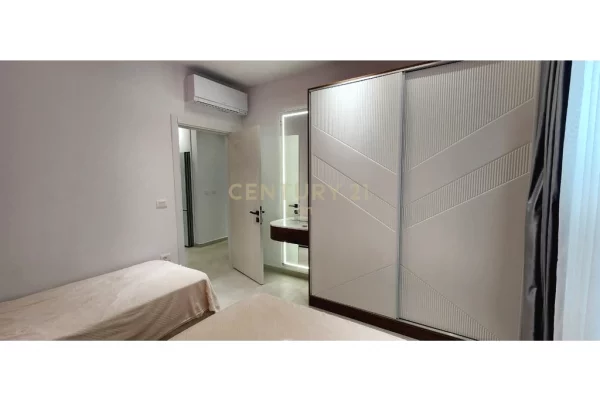 Shtepi ne shitje Apartament ne Durres, 2+1, Mobilimi E mobiluar, Pagesa 270,000  Euro.