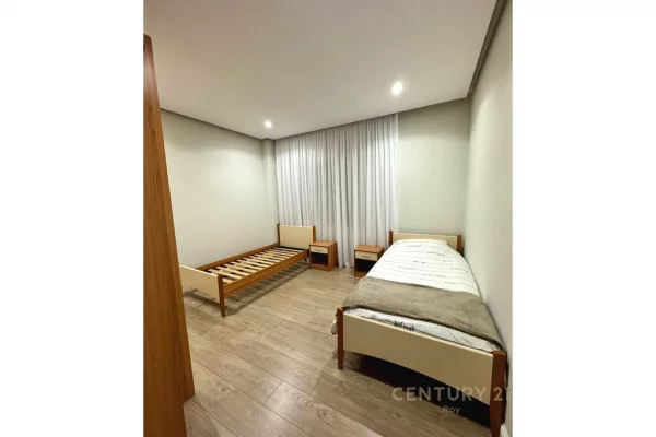 Shtepi ne shitje Apartament ne Durres, 2+1, Mobilimi E mobiluar, Pagesa 220,000  Euro.