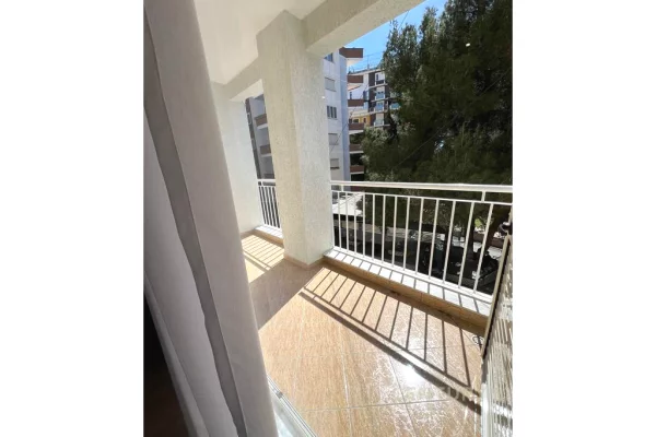 Shtepi ne shitje Apartament ne Durres, 2+1, Mobilimi E mobiluar, Pagesa 220,000  Euro.
