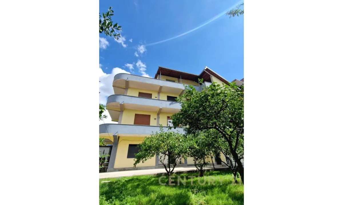 Shtepi ne shitje Apartament ne Tirane, 3+1, Mobilimi Pjeserisht e mobiluar, Pagesa 600,000  Euro.