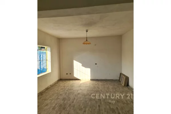 Shtepi ne shitje Apartament ne Tirane, 3+1, Mobilimi Pjeserisht e mobiluar, Pagesa 600,000  Euro.