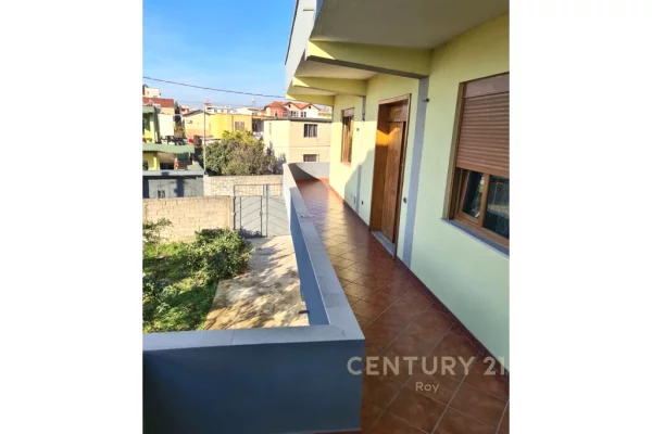 Shtepi ne shitje Apartament ne Tirane, 3+1, Mobilimi Pjeserisht e mobiluar, Pagesa 600,000  Euro.