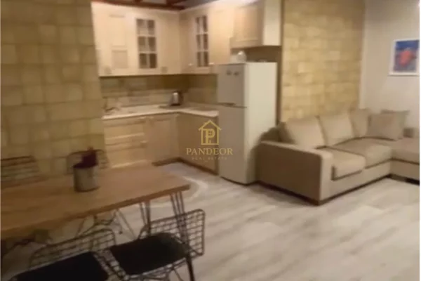 Okazion!Shiten 2 apartamente tek 9 kateshet ne qender!