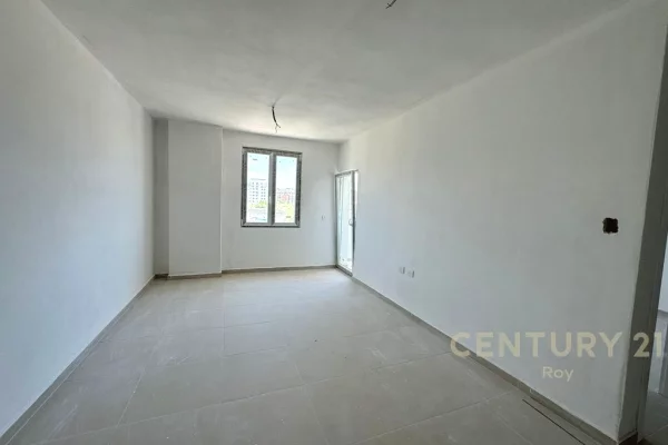 Shtepi ne shitje Apartament ne Durres, 1+1, Mobilimi Bosh, pa mobiluar, Pagesa 98,000  Euro.