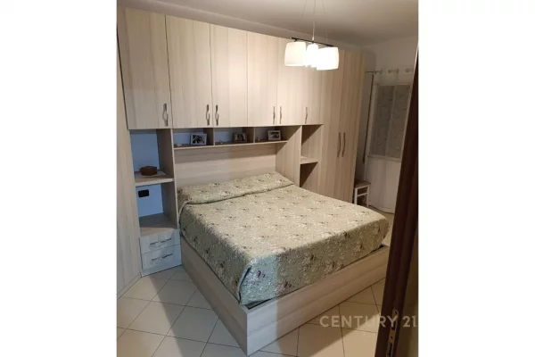 Shtepi me qera Apartament ne Durres, 2+1, Mobilimi E mobiluar, Pagesa 500  Euro.