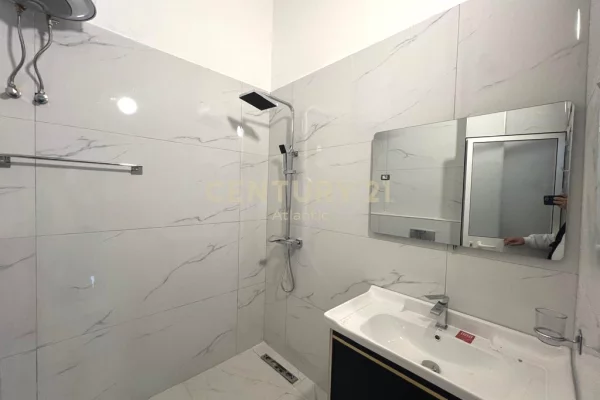 Shtepi ne shitje Apartament ne Durres, 1+1, Mobilimi Bosh, pa mobiluar, Pagesa 57,000  Euro.