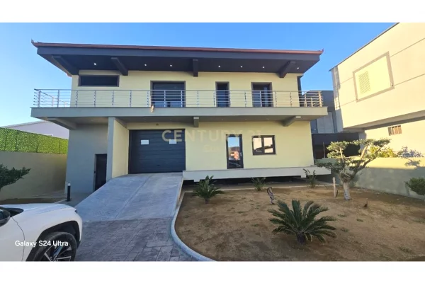 Shtepi ne shitje Vila Luksoze ne Durres, 3+1, Mobilimi E mobiluar, Pagesa 380,000  Euro.