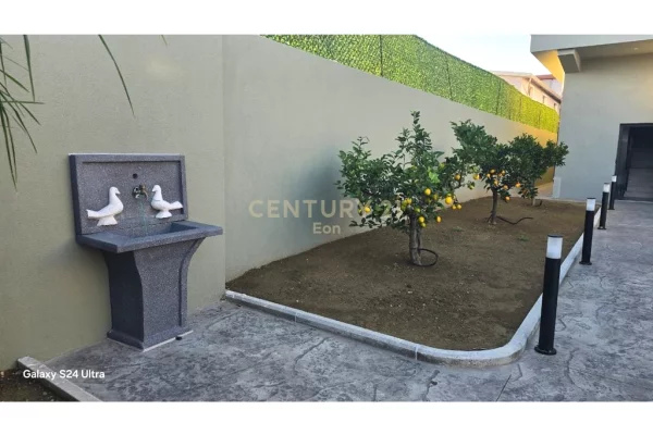 Shtepi ne shitje Vila Luksoze ne Durres, 3+1, Mobilimi E mobiluar, Pagesa 380,000  Euro.