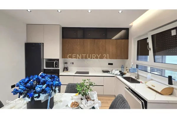 Shtepi ne shitje Vila Luksoze ne Durres, 3+1, Mobilimi E mobiluar, Pagesa 380,000  Euro.