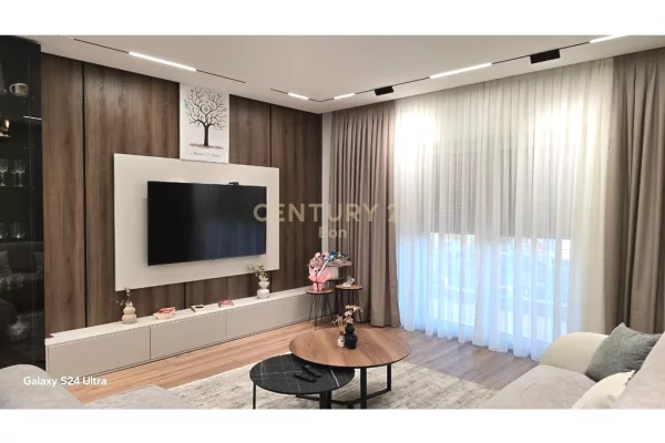 Shtepi ne shitje Vila Luksoze ne Durres, 3+1, Mobilimi E mobiluar, Pagesa 380,000  Euro.