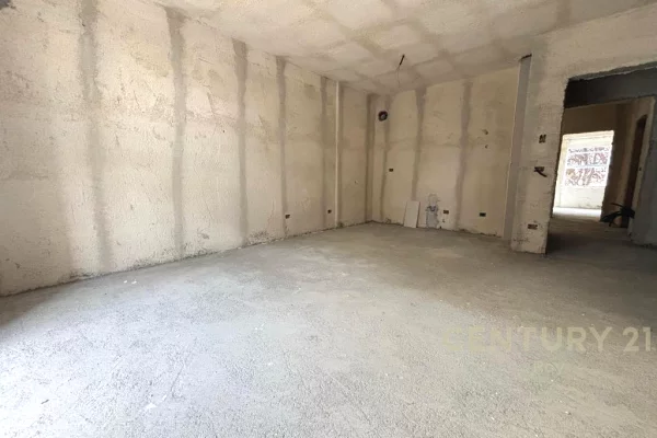 Appartamento in vendita a Durazzo 1+1, Vuoto