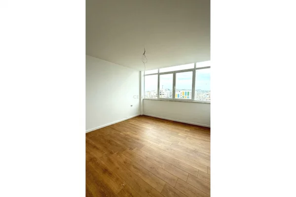 Shtepi ne shitje Apartament ne Durres, 2+1, Mobilimi Bosh, pa mobiluar, Pagesa 140,000  Euro.