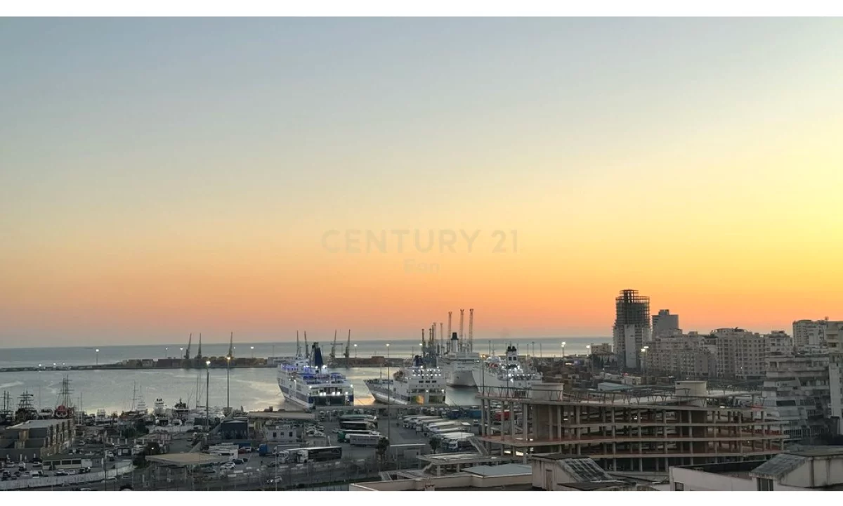 Shtepi ne shitje Apartament ne Durres, 2+1, Mobilimi Bosh, pa mobiluar, Pagesa 140,000  Euro.