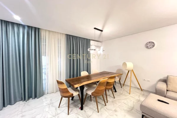Shtepi ne shitje Apartament ne Durres, 2+1, Mobilimi E mobiluar, Pagesa 300,000  Euro.